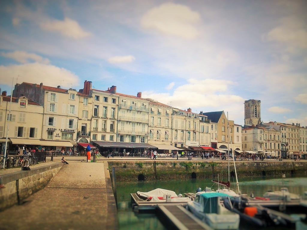 Hotel La Marine, Vieux Port ลาโรแชล ภายนอก รูปภาพ
