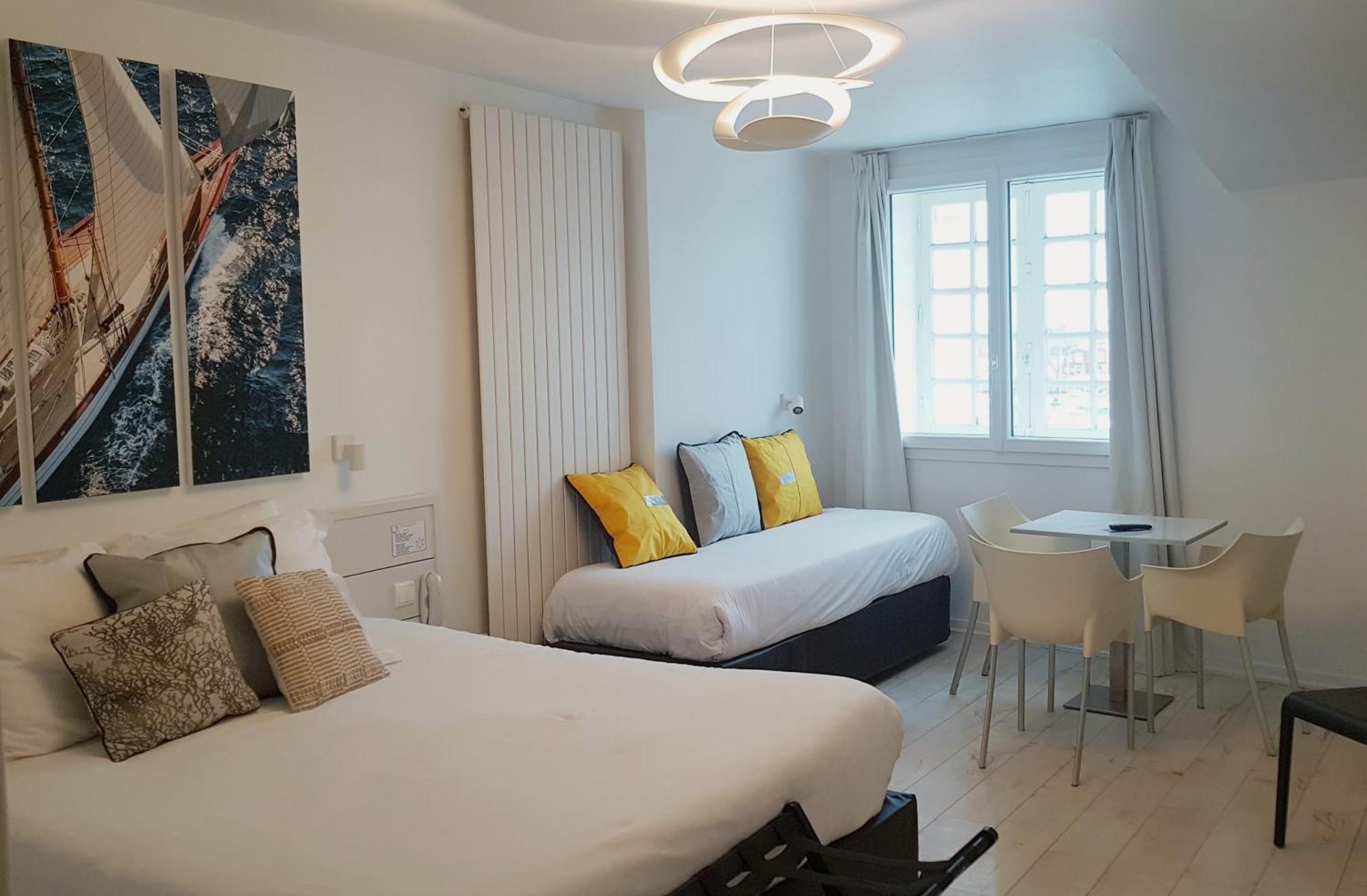 Hotel La Marine, Vieux Port ลาโรแชล ภายนอก รูปภาพ