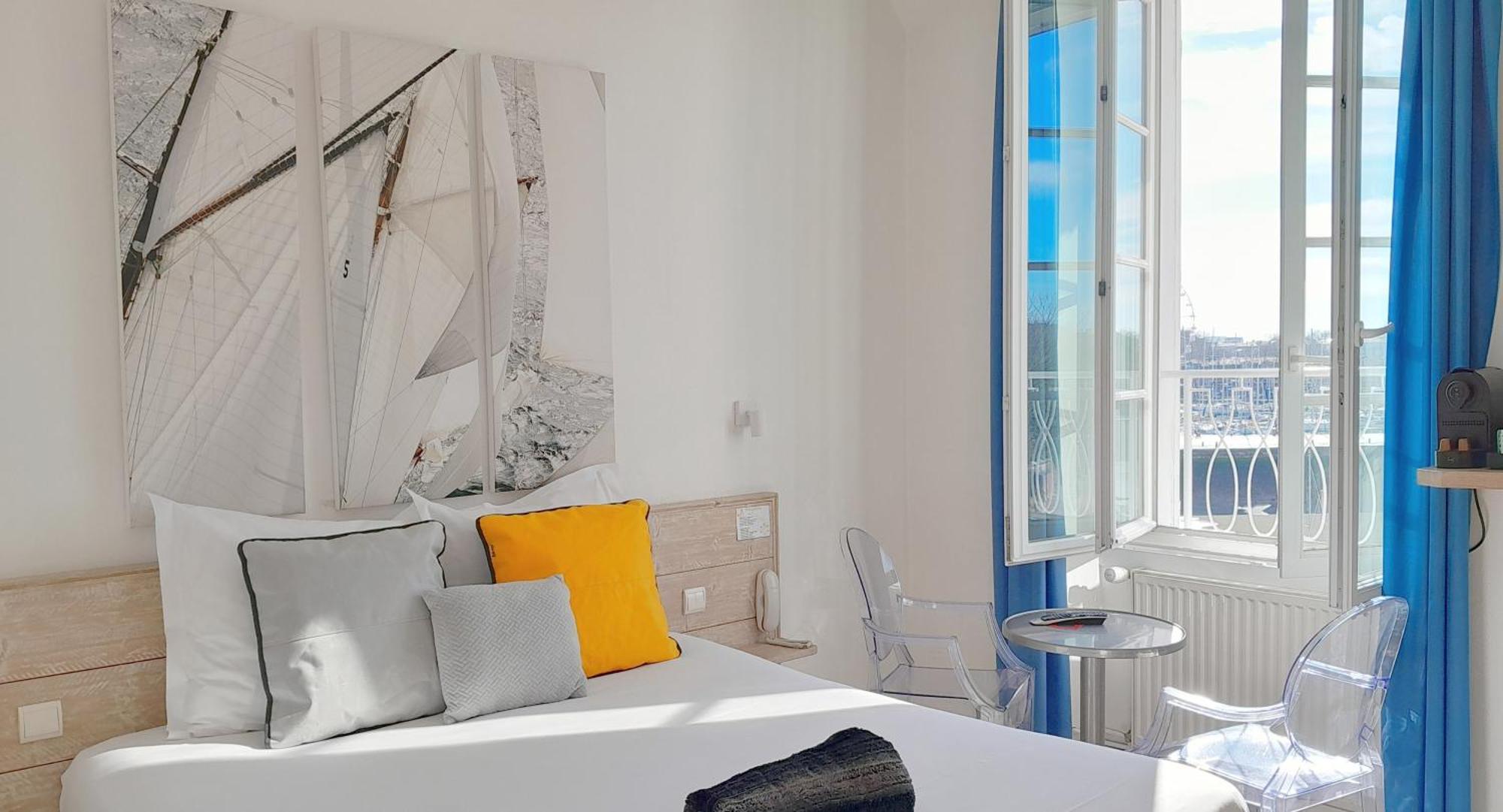 Hotel La Marine, Vieux Port ลาโรแชล ภายนอก รูปภาพ
