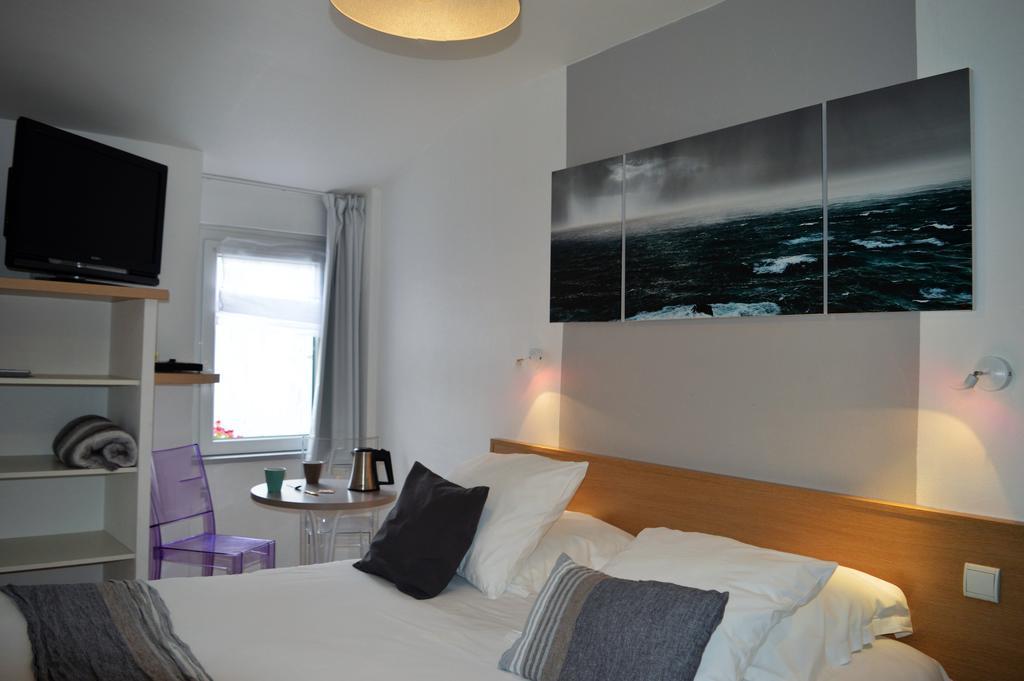 Hotel La Marine, Vieux Port ลาโรแชล ภายนอก รูปภาพ