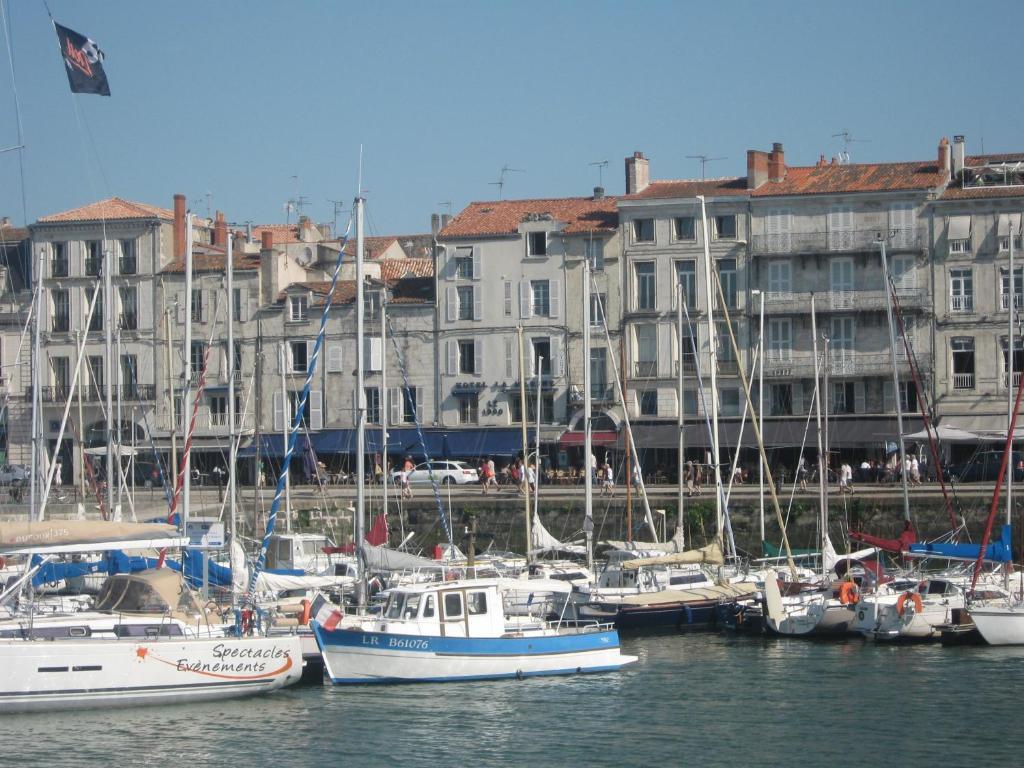 Hotel La Marine, Vieux Port ลาโรแชล ภายนอก รูปภาพ