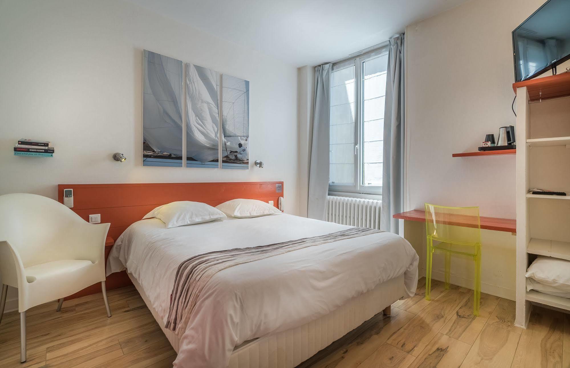 Hotel La Marine, Vieux Port ลาโรแชล ภายนอก รูปภาพ